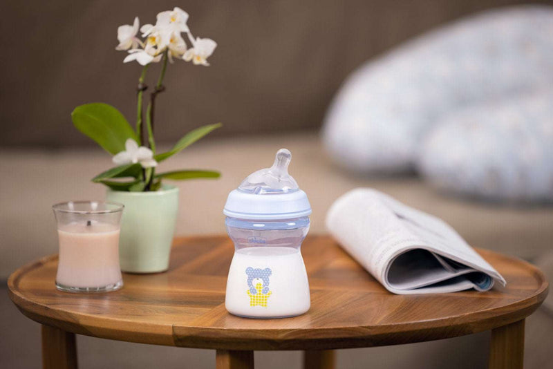 Chicco Biberão Anticólicas Natural Feeling 2M+ 250ml Fluxo Médio