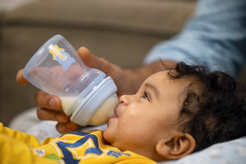 Chicco Biberão Anticólicas Natural Feeling 2M+ 250ml Fluxo Médio