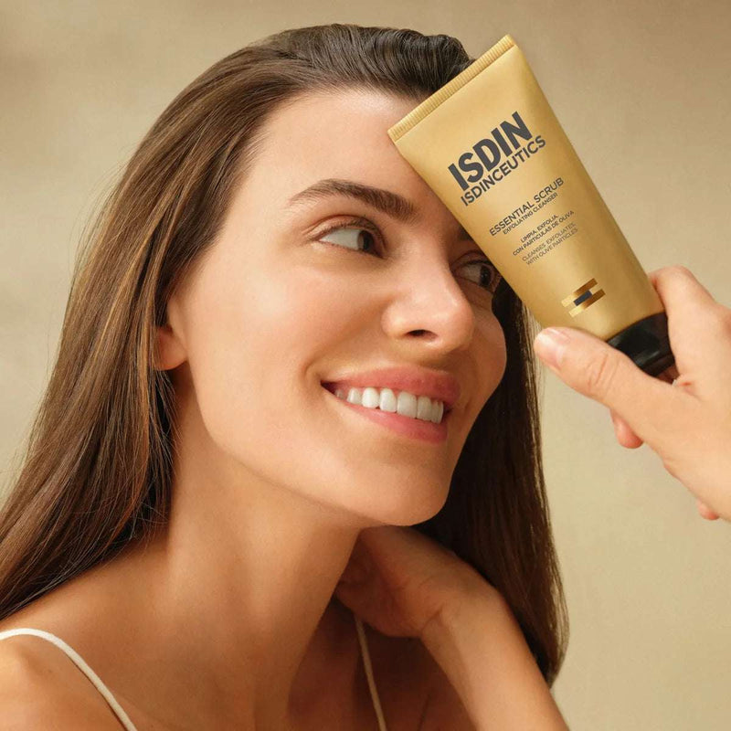Isdin Isdinceutics Essential Scrub Gel Esfoliante 100gr.