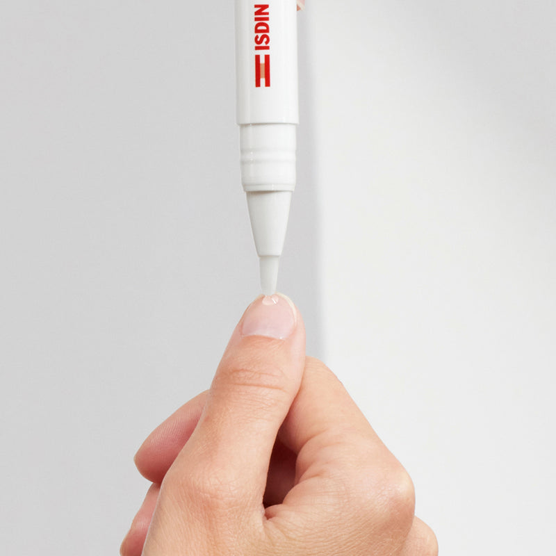 Cepillo de uñas antihongos Isdin Si-Nails MicoXpert MD 4,5 ml